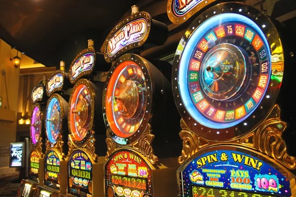 idolawin platform interface showing football, live dealer, and slot game options